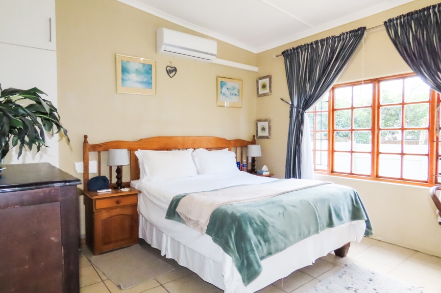 5 Bedroom Property for Sale in Beacon Bay Eastern Cape